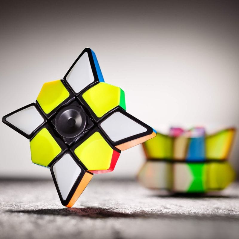 hand-spinner-rubiks-cube-1 Fidget Spinner Cubo de Rubik – Image 1