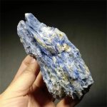 Cianita Azul en Bruto – Image 2