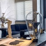 Lámpara de mesa grande y original – Image 4