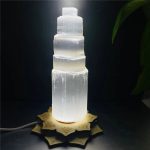 Lámpara de selenita con cristal y mandala