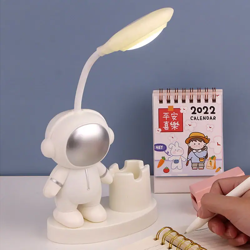petite-lampe-de-bureau-astronaute-1 Pequeña lámpara de escritorio astronauta – Image 1