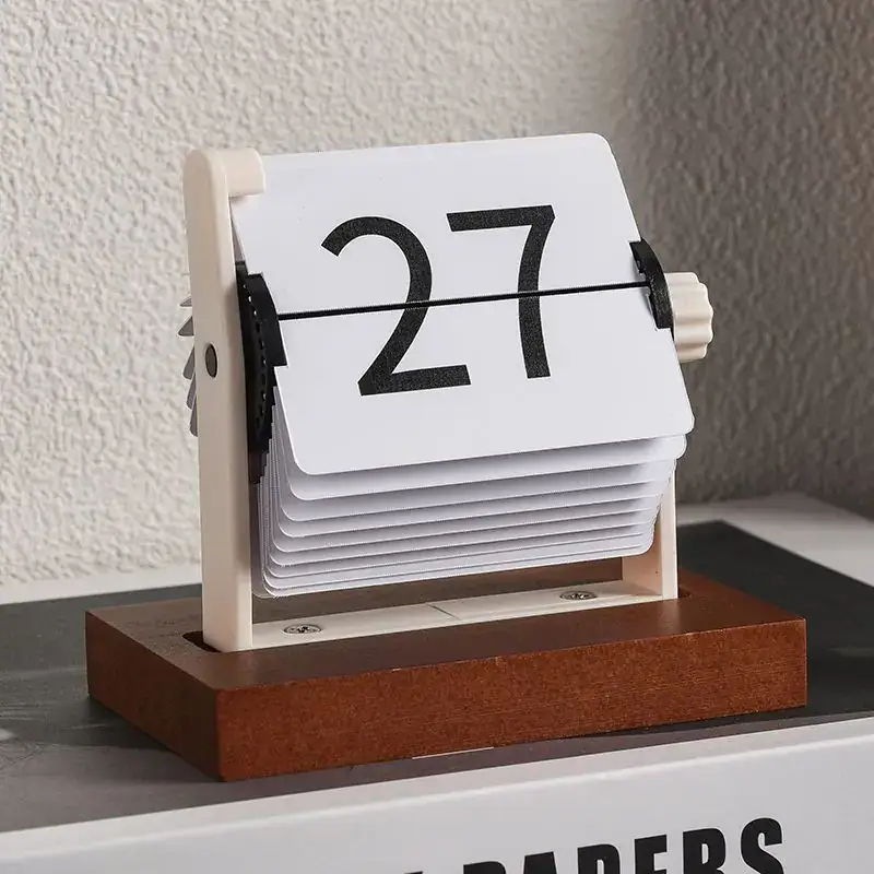 calendrier-perpetuel-bois-a-plaquettes-1 Calendario Perpetuo de Madera con Placas – Image 1