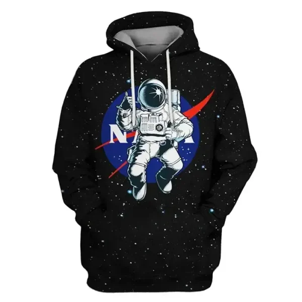 Sweat à capuche noir avec motif d'un astronaute flottant dans l'espace, logo NASA en arrière-plan, design inspiré de l'exploration spatiale.