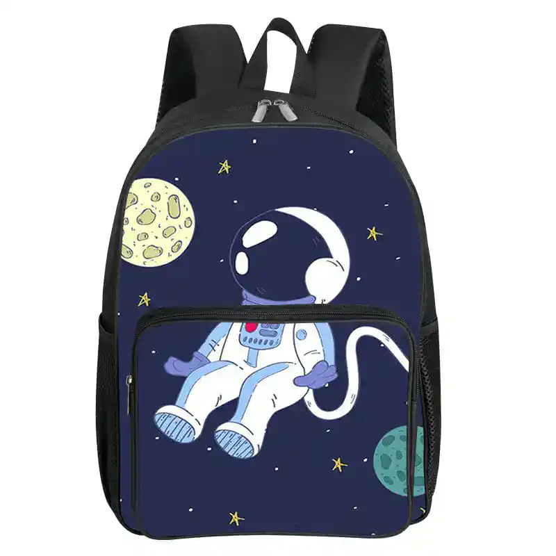 cartable-astronaute-bleu-fonce-1 Sac à dos enfant avec motif d'astronaute et planètes dans l'espace.