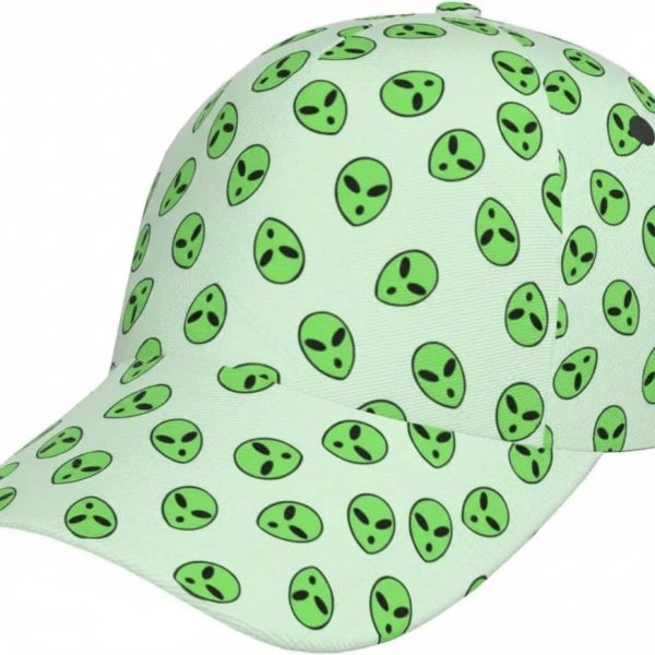 Casquette blanche à motifs d'aliens verts, design original et amusant, idéale pour les amateurs de science-fiction et de style décalé. Parfaite pour un look unique et tendance.