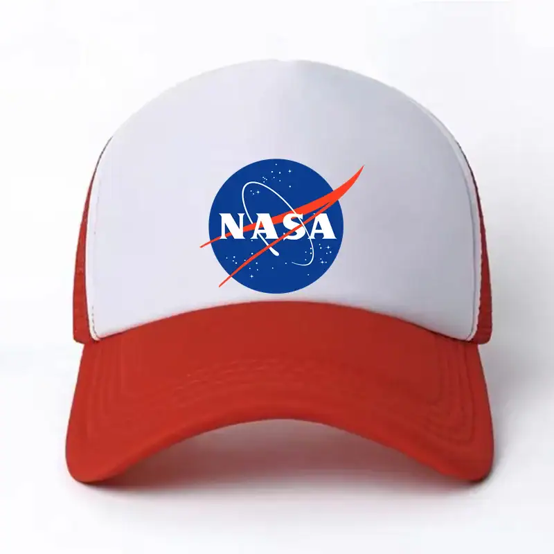 casquette-nasa-rouge-1 Casquette NASA avec logo emblématique, idéale pour les amateurs d'astronomie et de sciences. Parfaite pour la mode ou la décoration d'intérieur à thème spatial.