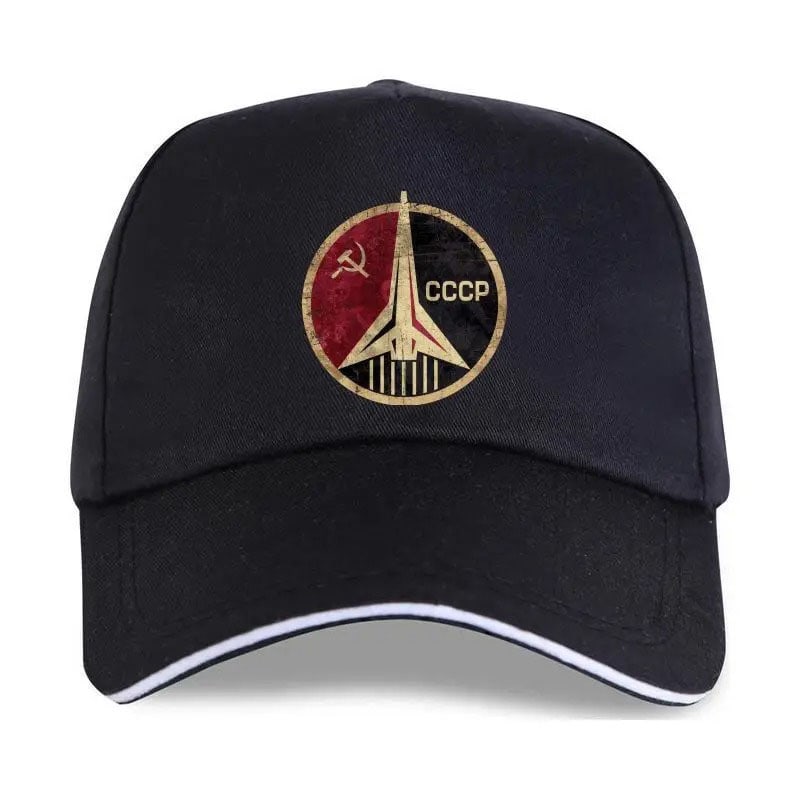 casquette-programme-spatiale-sovietique-1 Casquette noire avec logo soviétique, symbole de l'Union soviétique et de la conquête spatiale, idéale pour les amateurs d'histoire et de science-fiction.