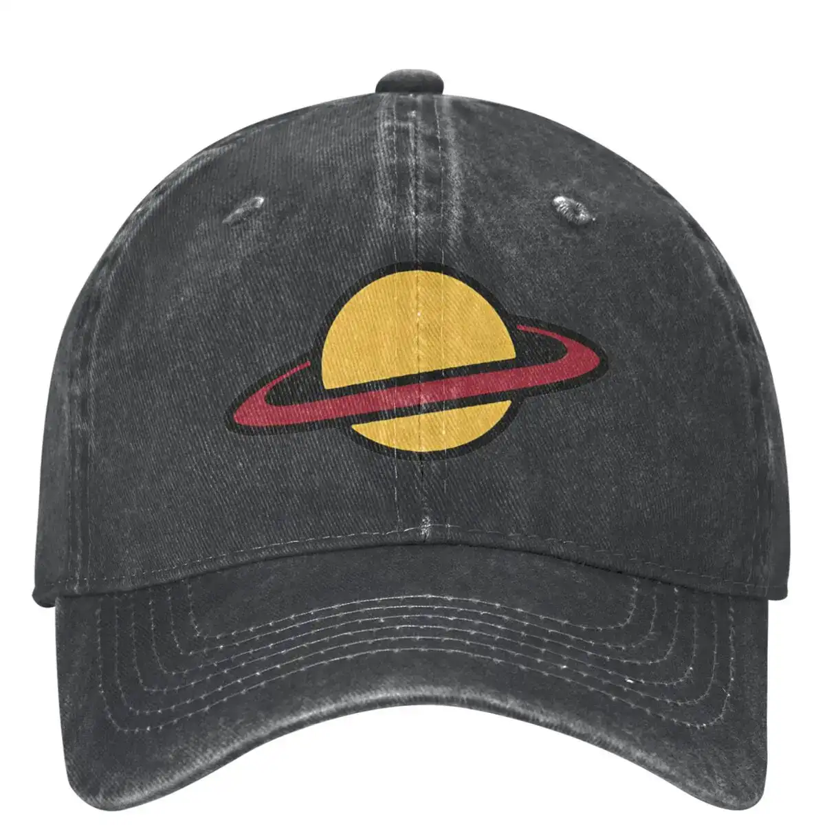 casquette-saturne-1 Casquette noire vintage avec logo de planète et anneau, style décontracté, parfait pour les amateurs d'astronomie et de mode.
