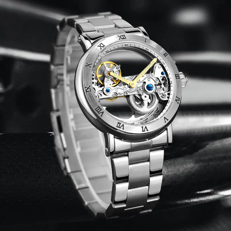 montre-automatique-originale-1 Montre squelette mécanique en acier inoxydable avec mouvement visible, design élégant et sophistiqué, idéale pour les amateurs de science et de décoration horlogère.