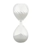 Vase en verre transparent au design moderne, parfait pour la décoration scientifique ou contemporaine, avec une forme unique en double hélice.