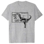 T-shirt avec illustration de dinosaure et notes de physique, parfait pour les amateurs de science et de dinosaures. Design original pour les passionnés de paléontologie et de physique.