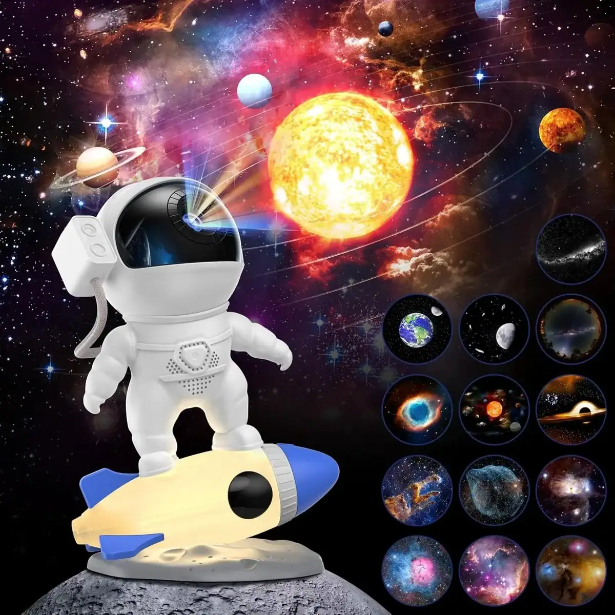 robot-cosmonaute-projecteur-galaxie-1 Figurine de jouet d'astronaute sur un vaisseau spatial, avec un fond de cosmos illustrant des planètes, étoiles et galaxies, idéale pour la décoration scientifique et éducative.