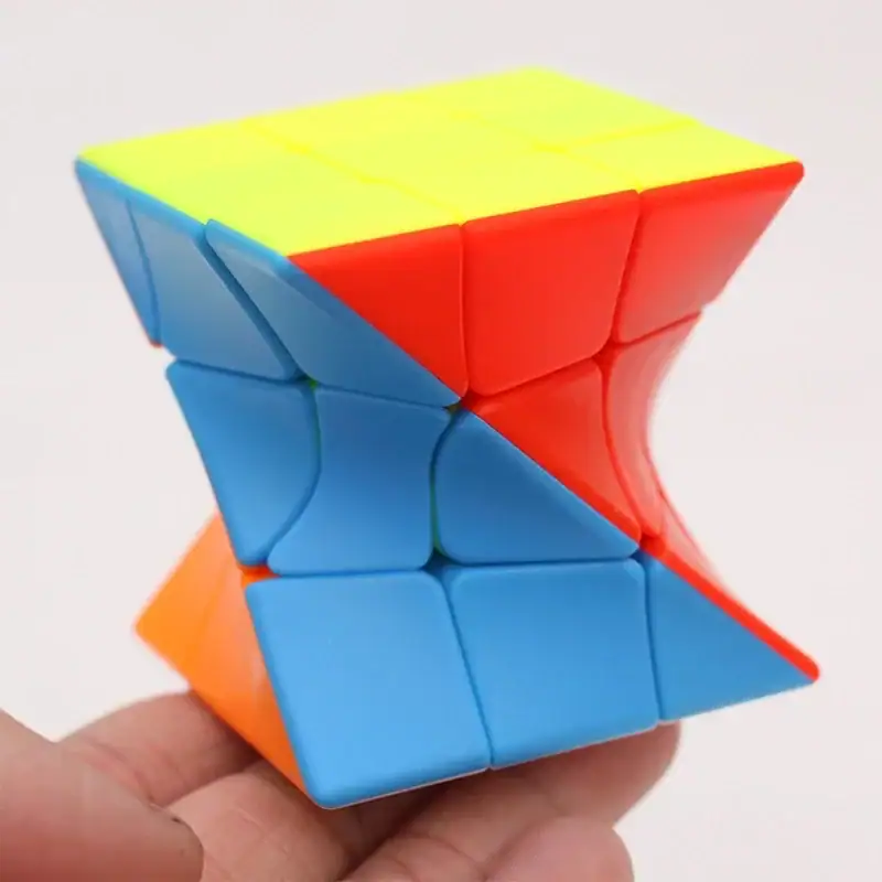 rubiks-cube-original-torsade-1 Cube de puzzle 3D coloré, puzzle mécanique innovant pour stimuler la réflexion et la dextérité.