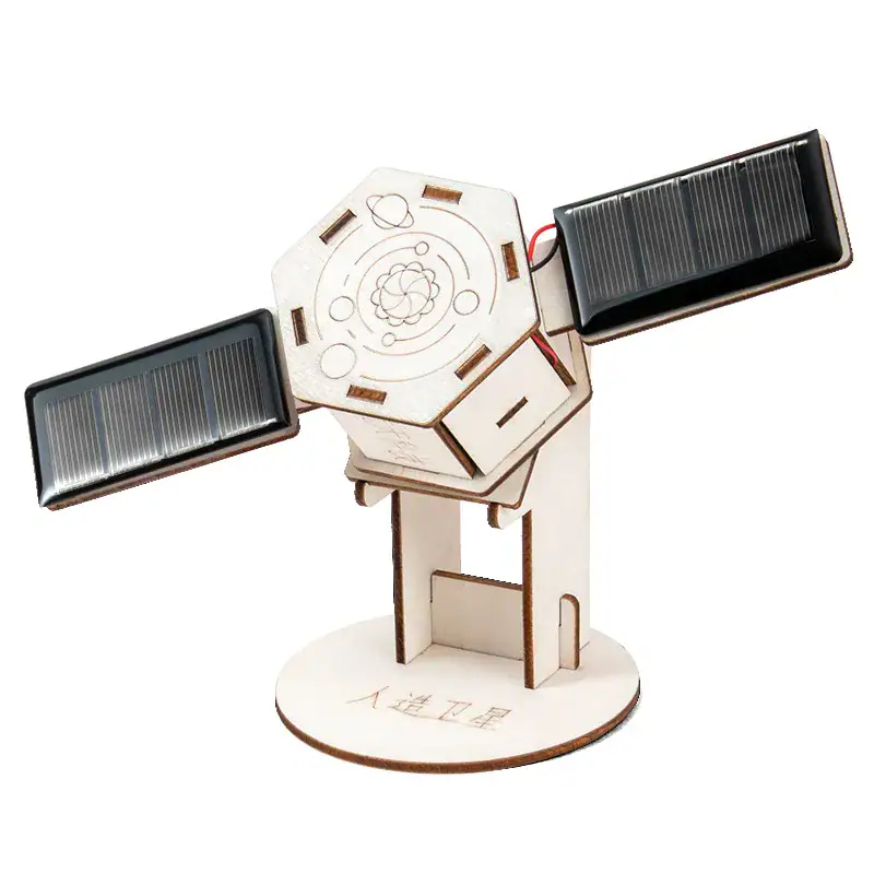 satellite-energie-solaire-1 Rover solaire en bois avec panneaux solaires, modèle éducatif pour découvrir l'énergie renouvelable et la robotique. Parfait pour l'apprentissage scientifique et la décoration de style scientifiq.
