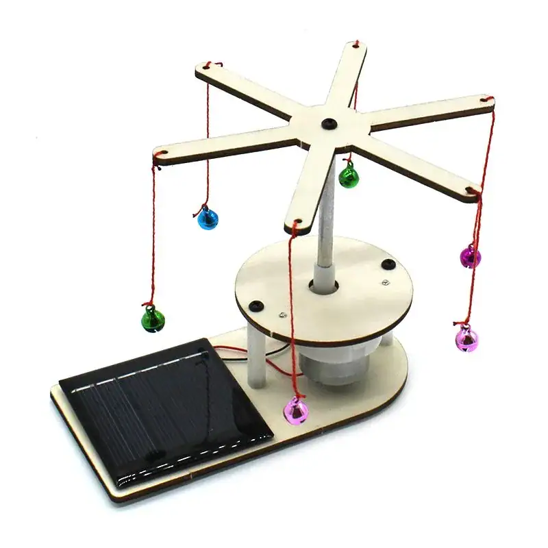 tourniquet-solaire-1 Pendulette solaire éducative avec balles colorées suspendues, utilisant l'énergie solaire pour faire tourner le mécanisme. Idéal pour l'apprentissage de l'énergie renouvelable et la physique.