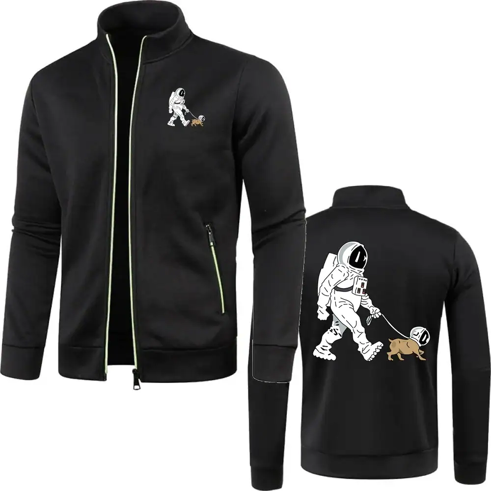 pull-astronaute-a-fermeture-1 Veste homme noire avec motif d'astronaute marchant un chien, style décontracté et tendance, idéale pour les amateurs de science et d'astronomie.