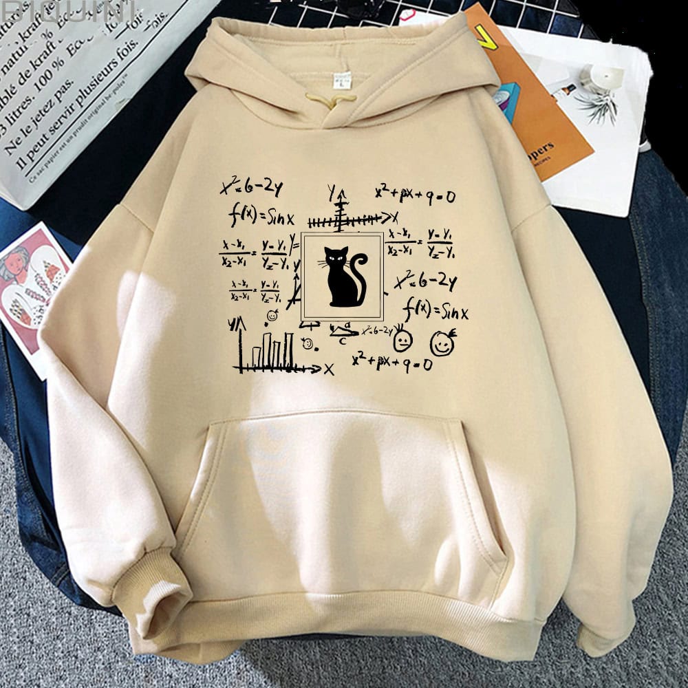 sweat-chat-de-schrodinger-1 Vêtement à capuche avec design de formules mathématiques et symbole de chat noir.