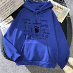 Vêtement à capuche bleu avec motifs mathématiques et silhouette de chat noir au centre. Parfait pour les amateurs de science et de style décontracté.