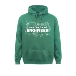 Sweat à capuche vert avec inscription "Trust me, I'm an engineer" et motifs liés à l'ingénierie, idéal pour les passionnés de sciences et d'ingénierie.
