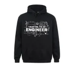 Pull à capuche noir avec inscription "Trust me, I'm an engineer" et illustrations techniques.