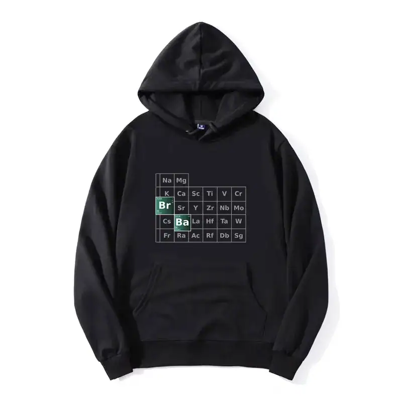 sweat-science-tableau-periodique-1 Sweat à capuche noir avec design du tableau périodique des éléments chimiques, idéal pour les amateurs de science et de décoration scientifique.